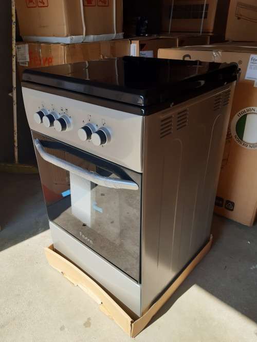 BEST PRICED FERRE GAS STOVE WITH GAS OVEN AND GRILL. FREE TRIGGER LIGHTER